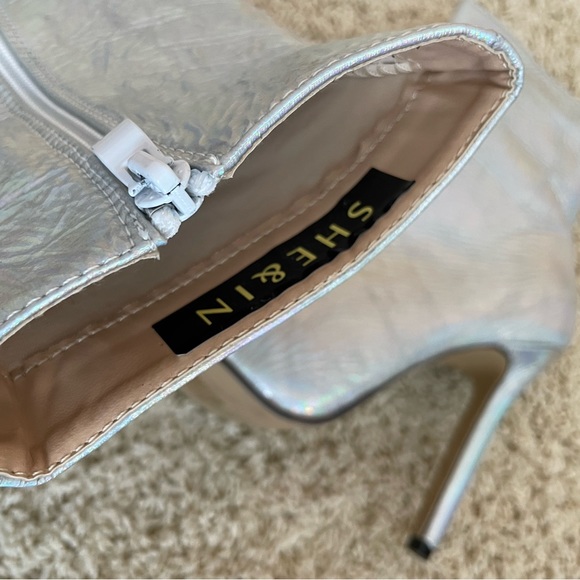 LIKE NEW SHEIN Silver Holographic Heel Boots Size 8 - Picture 2 of 4